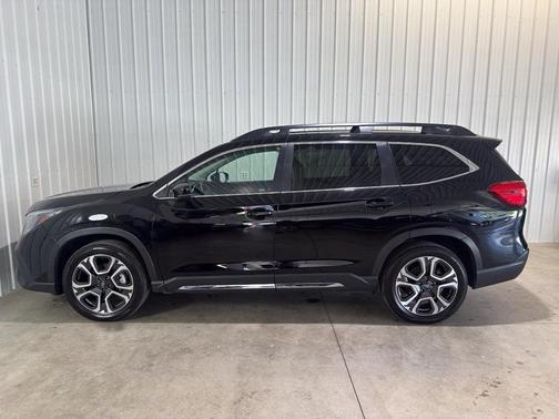 Crystal Black Pearl 2024 Subaru Ascent Limited 7-Passenger