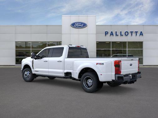 Star White Metallic Tri-Coat 2026 Ford F-350 Lariat