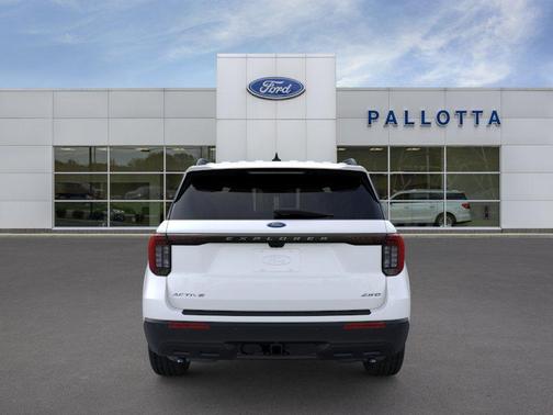 Star White Metallic Tri-Coat 2026 Ford Explorer Active