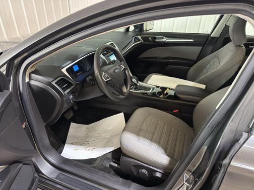 Magnetic 2016 Ford Fusion S