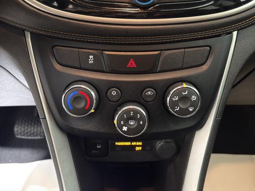 Pacific Blue Metallic 2019 Chevrolet Trax LT