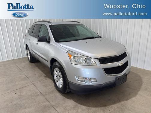 Silver Ice Metallic 2011 Chevrolet Traverse LS