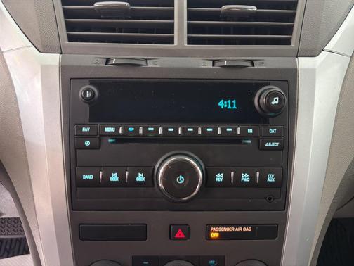 Silver Ice Metallic 2011 Chevrolet Traverse LS