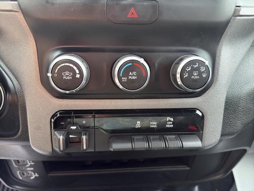 Bright White Clearcoat 2024 RAM 2500 Tradesman Crew Cab 4x4 8' Box