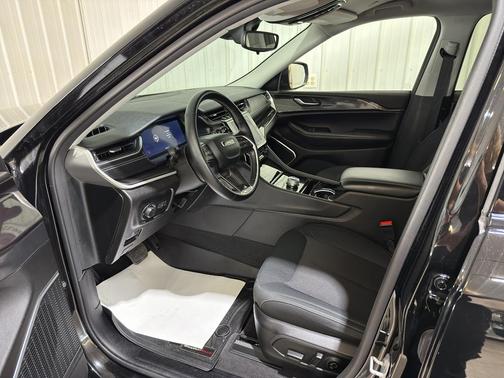 2021 Jeep Grand Cherokee L Laredo