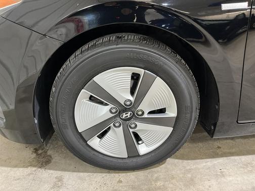 2018 Hyundai IONIQ Hybrid Blue