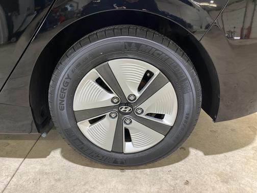 2018 Hyundai IONIQ Hybrid Blue