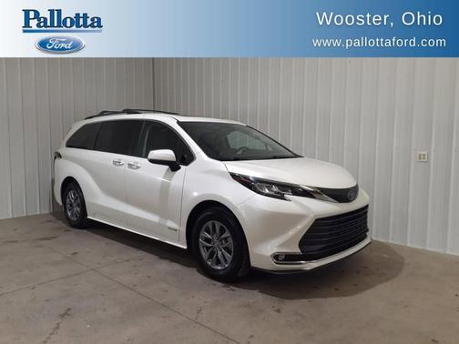 2021 Toyota Sienna XLE 8 Passenger