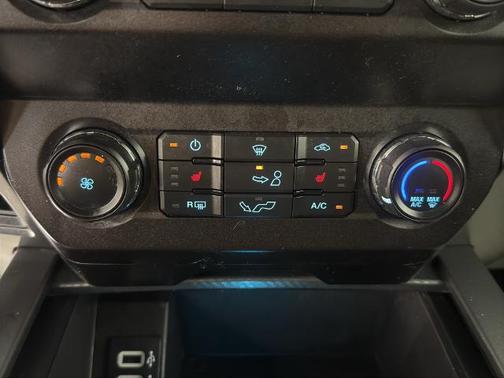 Ruby Red Metallic Tinted Clearcoat 2019 Ford F-150 XLT