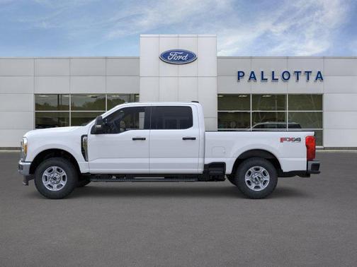 Oxford White 2026 Ford F-250 XLT