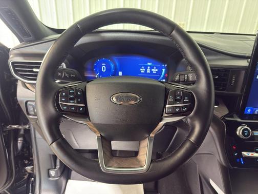 Agate Black Metallic 2023 Ford Explorer Platinum