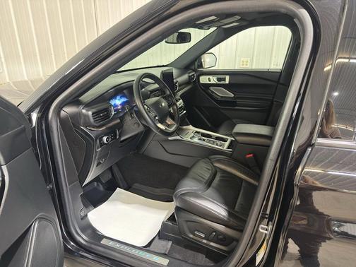 Agate Black Metallic 2023 Ford Explorer Platinum
