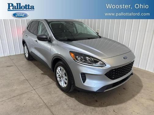 Iconic Silver Metallic 2022 Ford Escape SE