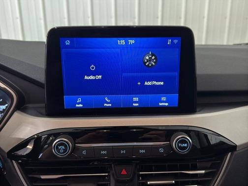 Iconic Silver Metallic 2022 Ford Escape SE