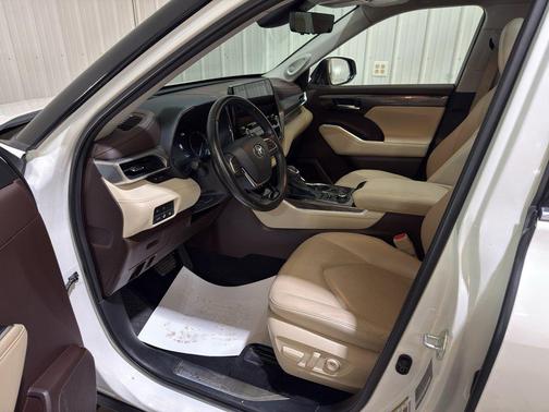 2021 Toyota Highlander Platinum