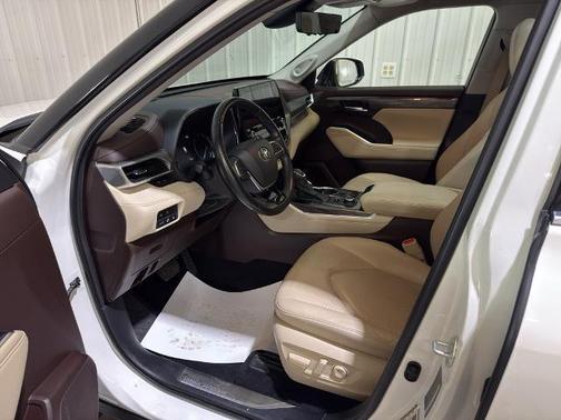 2021 Toyota Highlander Platinum