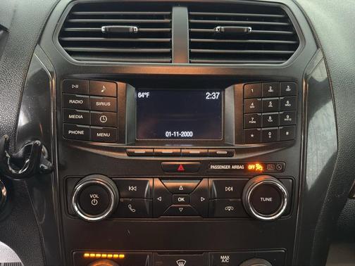 Agate Black Metallic 2019 Ford Explorer XLT