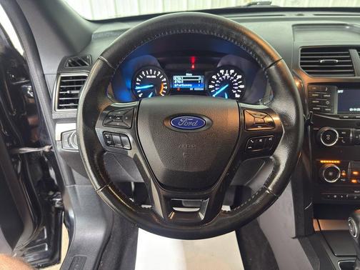 Agate Black Metallic 2019 Ford Explorer XLT