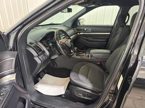 Agate Black Metallic 2019 Ford Explorer XLT