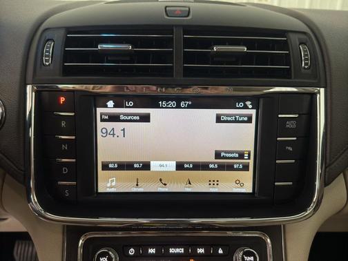 Ivory Pearl Metallic 2018 Lincoln Continental Select