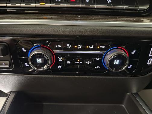Summit White 2022 Chevrolet Silverado 1500 RST