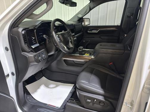 Summit White 2022 Chevrolet Silverado 1500 RST