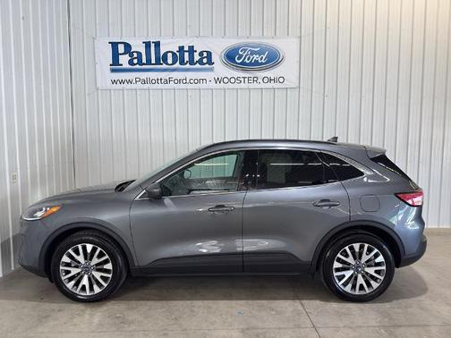 2022 Ford Escape Titanium