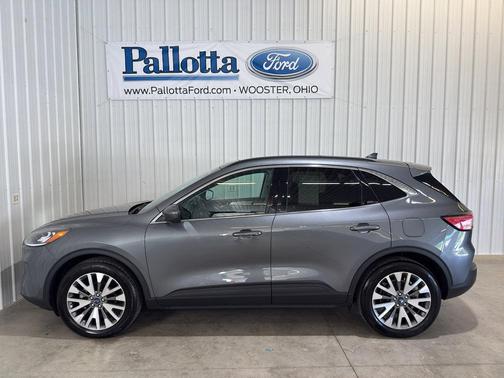 2022 Ford Escape Titanium