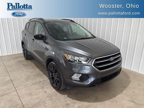 Magnetic Metallic 2019 Ford Escape SE