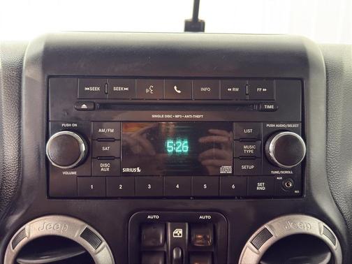 Gecko Pearl 2012 Jeep Wrangler Unlimited Sport