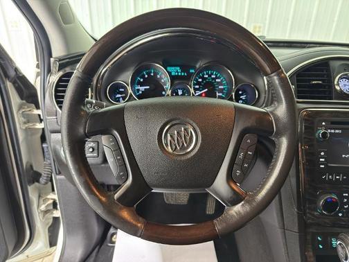 White Diamond Pearl 2014 Buick Enclave Leather