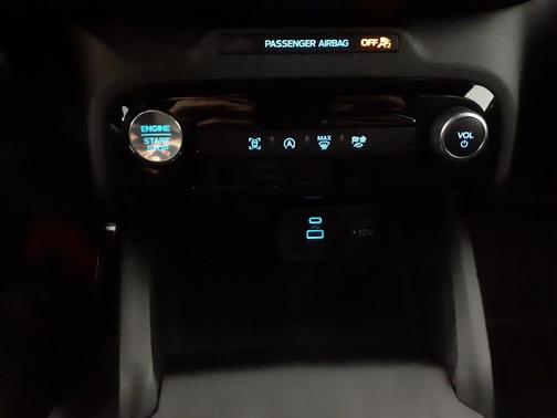 Star White Metallic Tri-Coat 2023 Ford Escape ST-Line