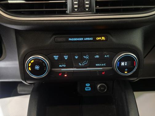 Agate Black Metallic 2020 Ford Escape SE