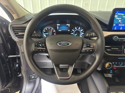 Agate Black Metallic 2020 Ford Escape SE