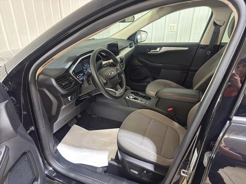 Agate Black Metallic 2020 Ford Escape SE