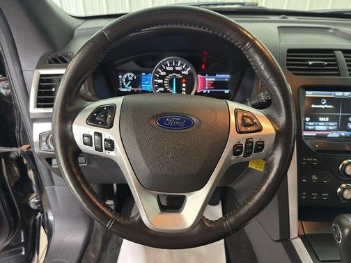 Black 2012 Ford Explorer XLT