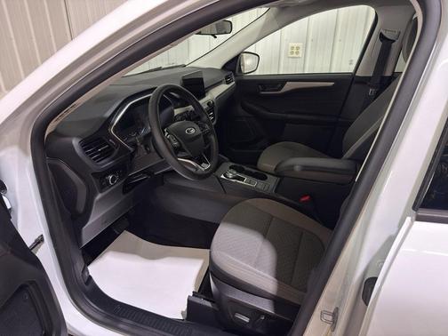 Oxford White 2022 Ford Escape SE