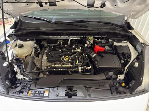 Oxford White 2022 Ford Escape SE
