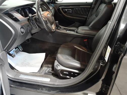 Tuxedo Black Metallic 2015 Ford Taurus SHO