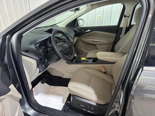 Magnetic Metallic 2018 Ford Escape SE