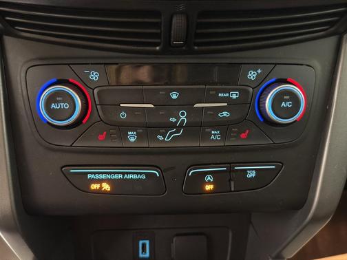 Magnetic Metallic 2018 Ford Escape SE