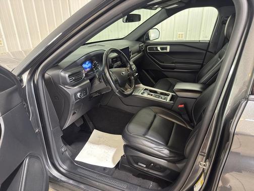 Magnetic Metallic 2020 Ford Explorer XLT