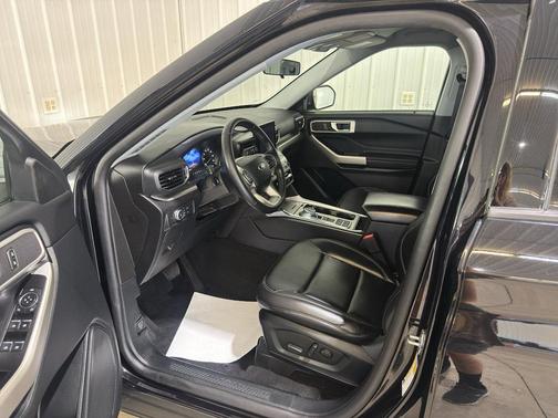 Agate Black Metallic 2021 Ford Explorer XLT
