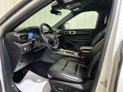 Oxford White 2020 Ford Explorer XLT