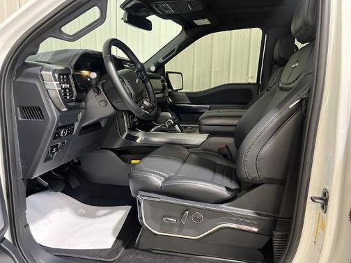Star White Metallic Tri-Coat 2025 Ford F-150 Platinum