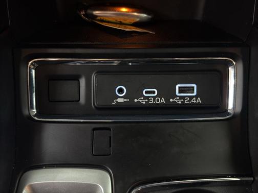 Crystal White Pearl 2023 Subaru Ascent Onyx Edition 7-Passenger