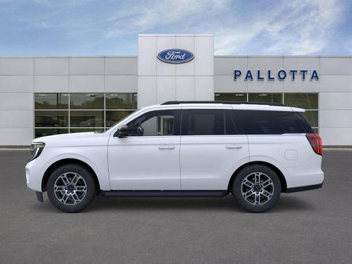 Star White Metallic Tri-Coat 2026 Ford Expedition Active