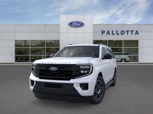 Star White Metallic Tri-Coat 2026 Ford Expedition Active