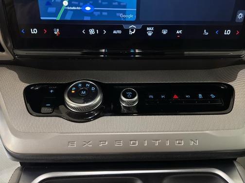 Space Silver Metallic 2025 Ford Expedition Max Active 4x4