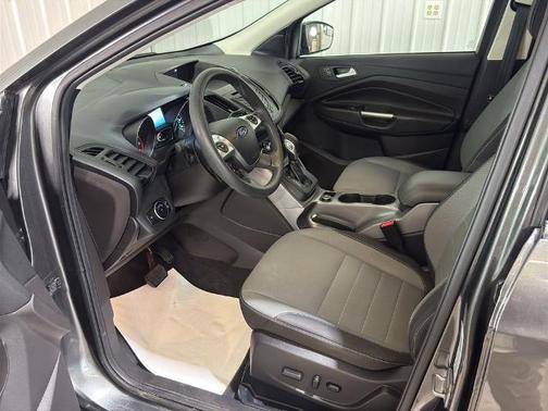 Magnetic 2016 Ford Escape SE